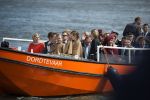 Dordrecht, 27 April 2015
Koningsdag 2015 met Koningin Willem-Alexander, Koningin Maxima, Prinses Amalia, Prinses Alexia em Prinses Ariane, Prins Constatijn, Prinses Laurentien, Prins Maurits, Prinses Marilene, Prinses Annette, Prins Bernhard Jr., Prins Pieter Christiaan en Prinses Anita