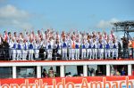 Dordrecht, 27 April 2015
Koningsdag 2015 met Koningin Willem-Alexander, Koningin Maxima, Prinses Amalia, Prinses Alexia em Prinses Ariane, Prins Constatijn, Prinses Laurentien, Prins Maurits, Prinses Marilene, Prinses Annette, Prins Bernhard Jr., Prins Pieter Christiaan en Prinses Anita