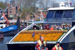 Dordrecht, 27 April 2015
Koningsdag 2015 met Koningin Willem-Alexander, Koningin Maxima, Prinses Amalia, Prinses Alexia em Prinses Ariane, Prins Constatijn, Prinses Laurentien, Prins Maurits, Prinses Marilene, Prinses Annette, Prins Bernhard Jr., Prins Pieter Christiaan en Prinses Anita