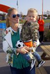 Volendam 15 april 2015
Het mini jan Smit stadion is vanavond geopend met een serie penaltie s van Henk Veerman en Robert Muhren op Jan Smit als keeper. Ook Liza Fem Emma en Senn waren aanwezen alsmede ome Cor