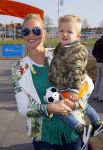 Volendam 15 april 2015
Het mini jan Smit stadion is vanavond geopend met een serie penaltie s van Henk Veerman en Robert Muhren op Jan Smit als keeper. Ook Liza Fem Emma en Senn waren aanwezen alsmede ome Cor