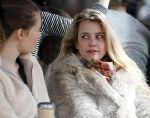 Amsterdam 4 april 2015 
Maria Kooistra met een vriendin op terras