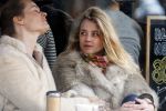 Amsterdam 4 april 2015 
Maria Kooistra met een vriendin op terras