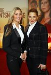 Amsterdam 20 april 2015 
Premiere de ontsnapping in het nieuwe de la mar met in de hoofdrollen Isa Hoes en Edwin Jonker. Heleen v Royen heeft het boek geschreven. Marlies Dekkers met dochter
