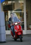 Amsterdam 24 april 2015
Martijn Krabbe op vespa scooter boodschappen doen.