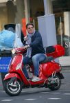 Amsterdam 24 april 2015
Martijn Krabbe op vespa scooter boodschappen doen.