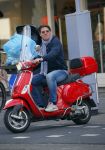 Amsterdam 24 april 2015
Martijn Krabbe op vespa scooter boodschappen doen.