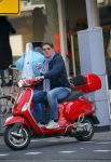 Amsterdam 24 april 2015
Martijn Krabbe op vespa scooter boodschappen doen.