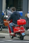 Amsterdam 24 april 2015
Martijn Krabbe op vespa scooter boodschappen doen.