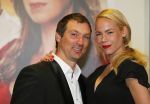 Amsterdam 20 april 2015 
Premiere de ontsnapping in het nieuwe de la mar met in de hoofdrollen Isa Hoes en Edwin Jonker. Heleen v Royen heeft het boek geschreven. Nicolette Kluiver met man en tatoo