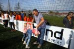 Volendam 15 april 2015
Het mini jan Smit stadion is vanavond geopend met een serie penaltie s van Henk Veerman en Robert Muhren op Jan Smit als keeper. Ook Liza Fem Emma en Senn waren aanwezen alsmede ome Cor