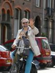 Amsterdam 21 april 2015  
Patrick Stoof met dochter op de fiets.