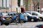 Amsterdam 17 april 2015  
Peter Blok met lege dozen op de fiets