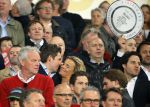 Eindhoven 18 april 2015
PSV_ Heerneveen 4-1 . Psv kampioen. Pieter v d Hoogenband en zijn nieuwe vriendin Marie JosÃ© Crooijmans verliefd op de tribune.