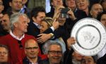 Eindhoven 18 april 2015
PSV_ Heerneveen 4-1 . Psv kampioen. Pieter v d Hoogenband en zijn nieuwe vriendin Marie JosÃ© Crooijmans verliefd op de tribune.