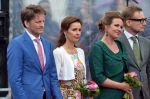 Dordrecht, 27 April 2015
Koningsdag 2015 met Koningin Willem-Alexander, Koningin Maxima, Prinses Amalia, Prinses Alexia em Prinses Ariane, Prins Constatijn, Prinses Laurentien, Prins Maurits, Prinses Marilene, Prinses Annette, Prins Bernhard Jr., Prins Pieter Christiaan en Prinses Anita