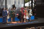 Dordrecht, 27 April 2015
Koningsdag 2015 met Koningin Willem-Alexander, Koningin Maxima, Prinses Amalia, Prinses Alexia em Prinses Ariane, Prins Constatijn, Prinses Laurentien, Prins Maurits, Prinses Marilene, Prinses Annette, Prins Bernhard Jr., Prins Pieter Christiaan en Prinses Anita