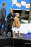Dordrecht, 27 April 2015
Koningsdag 2015 met Koningin Willem-Alexander, Koningin Maxima, Prinses Amalia, Prinses Alexia em Prinses Ariane, Prins Constatijn, Prinses Laurentien, Prins Maurits, Prinses Marilene, Prinses Annette, Prins Bernhard Jr., Prins Pieter Christiaan en Prinses Anita
