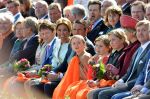 Dordrecht, 27 April 2015
Koningsdag 2015 met Koningin Willem-Alexander, Koningin Maxima, Prinses Amalia, Prinses Alexia em Prinses Ariane, Prins Constatijn, Prinses Laurentien, Prins Maurits, Prinses Marilene, Prinses Annette, Prins Bernhard Jr., Prins Pieter Christiaan en Prinses Anita
