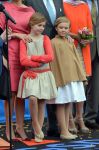 Dordrecht, 27 April 2015
Koningsdag 2015 met Koningin Willem-Alexander, Koningin Maxima, Prinses Amalia, Prinses Alexia em Prinses Ariane, Prins Constatijn, Prinses Laurentien, Prins Maurits, Prinses Marilene, Prinses Annette, Prins Bernhard Jr., Prins Pieter Christiaan en Prinses Anita