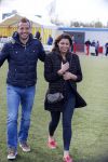 Beverwijk 27 april 2015
Rafael v d Vaart organiseert een voetbaltournooi bij vv Kennemers. Zijn vader Ramon en moeder Lolita werken ook mee. Sabia Engizek komt natuurlijk kijken en verricht de aftrap.