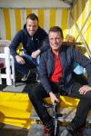 Beverwijk 27 april 2015
Rafael v d Vaart organiseert een voetbaltournooi bij vv Kennemers. Zijn vader Ramon en moeder Lolita werken ook mee. Sabia Engizek komt natuurlijk kijken en verricht de aftrap.