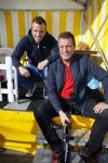Beverwijk 27 april 2015
Rafael v d Vaart organiseert een voetbaltournooi bij vv Kennemers. Zijn vader Ramon en moeder Lolita werken ook mee. Sabia Engizek komt natuurlijk kijken en verricht de aftrap.