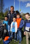 Beverwijk 27 april 2015
Rafael v d Vaart organiseert een voetbaltournooi bij vv Kennemers. Zijn vader Ramon en moeder Lolita werken ook mee. Sabia Engizek komt natuurlijk kijken en verricht de aftrap.