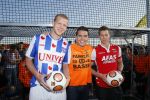 Volendam 15 april 2015
Het mini jan Smit stadion is vanavond geopend met een serie penaltie s van Henk Veerman en Robert Muhren op Jan Smit als keeper. Ook Liza Fem Emma en Senn waren aanwezen alsmede ome Cor
