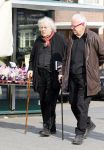 Amsterdam 24 april 2015
Rudi Fuchs met wandelstok in de beethovenstraat.