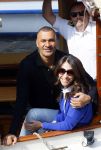 Ammsterdam 10 april 2015
Ruud Gullit en zijn vriendin Maggie Jiminez gaan varen op de grachten van amsterdam met zijn dochter Felicity en vrienden