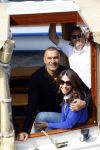 Ammsterdam 10 april 2015
Ruud Gullit en zijn vriendin Maggie Jiminez gaan varen op de grachten van amsterdam met zijn dochter Felicity en vrienden