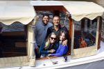 Ammsterdam 10 april 2015
Ruud Gullit en zijn vriendin Maggie Jiminez gaan varen op de grachten van amsterdam met zijn dochter Felicity en vrienden