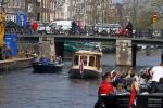 Ammsterdam 10 april 2015
Ruud Gullit en zijn vriendin Maggie Jiminez gaan varen op de grachten van amsterdam met zijn dochter Felicity en vrienden