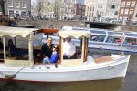 Ammsterdam 10 april 2015
Ruud Gullit en zijn vriendin Maggie Jiminez gaan varen op de grachten van amsterdam met zijn dochter Felicity en vrienden