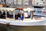 Ammsterdam 10 april 2015
Ruud Gullit en zijn vriendin Maggie Jiminez gaan varen op de grachten van amsterdam met zijn dochter Felicity en vrienden