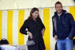 Beverwijk 27 april 2015
Rafael v d Vaart organiseert een voetbaltournooi bij vv Kennemers. Zijn vader Ramon en moeder Lolita werken ook mee. Sabia Engizek komt natuurlijk kijken en verricht de aftrap.