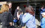 Beverwijk 27 april 2015
Rafael v d Vaart organiseert een voetbaltournooi bij vv Kennemers. Zijn vader Ramon en moeder Lolita werken ook mee. Sabia Engizek komt natuurlijk kijken en verricht de aftrap.