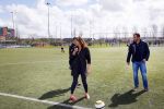 Beverwijk 27 april 2015
Rafael v d Vaart organiseert een voetbaltournooi bij vv Kennemers. Zijn vader Ramon en moeder Lolita werken ook mee. Sabia Engizek komt natuurlijk kijken en verricht de aftrap.
