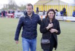 Beverwijk 27 april 2015
Rafael v d Vaart organiseert een voetbaltournooi bij vv Kennemers. Zijn vader Ramon en moeder Lolita werken ook mee. Sabia Engizek komt natuurlijk kijken en verricht de aftrap.