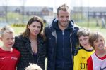 Beverwijk 27 april 2015
Rafael v d Vaart organiseert een voetbaltournooi bij vv Kennemers. Zijn vader Ramon en moeder Lolita werken ook mee. Sabia Engizek komt natuurlijk kijken en verricht de aftrap.