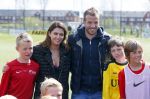 Beverwijk 27 april 2015
Rafael v d Vaart organiseert een voetbaltournooi bij vv Kennemers. Zijn vader Ramon en moeder Lolita werken ook mee. Sabia Engizek komt natuurlijk kijken en verricht de aftrap.