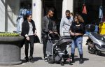 Amsterdam 14 april 2015
Sunnery James en zijn moeder met vrienden achter de kinderwagen op de cornelis schuytstraat