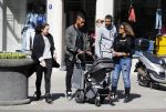 Amsterdam 14 april 2015
Sunnery James en zijn moeder met vrienden achter de kinderwagen op de cornelis schuytstraat