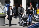 Amsterdam 14 april 2015
Sunnery James en zijn moeder met vrienden achter de kinderwagen op de cornelis schuytstraat