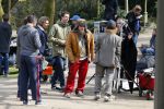 Amsterdam 7 april 2015
Opnames bureau Raampoort met oa Thomas Acda en Tim Haars in het vondelpark.