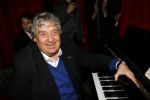 Amsterdam 11 april 2015  
Presentatie boek en 70e verjaardag van Joop Braakhekke bij le Garage. Zijn moeder van 104 jaar oud was aanwezig. Tonny Eijk