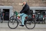Amsterdam 7 april 2015   
Ursul de Geer op de fiets