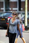Amsterdam 21 april 2015
Wendy v Dijk met haar nieuwe porsche Macan op de cornelis schuytstraat