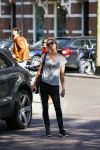 Amsterdam 21 april 2015
Wendy v Dijk met haar nieuwe porsche Macan op de cornelis schuytstraat